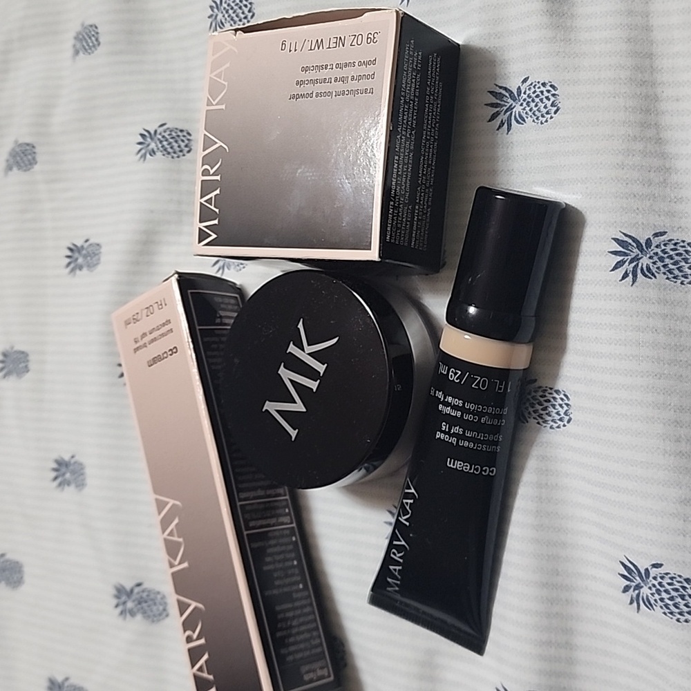 CC Cream and power loose 2 in one